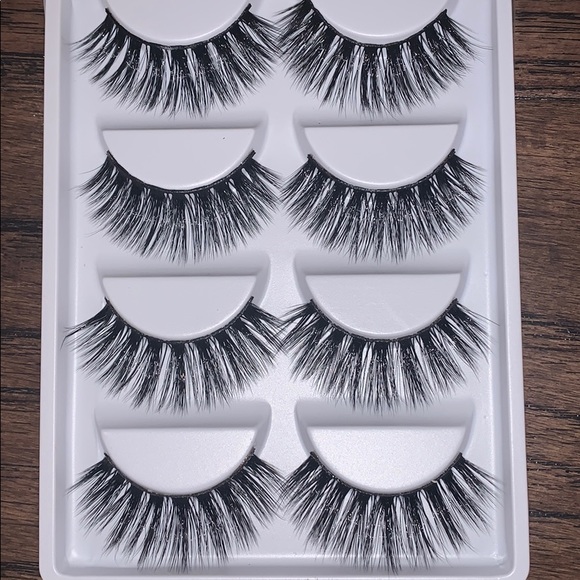 False eyelashes - Picture 3 of 3